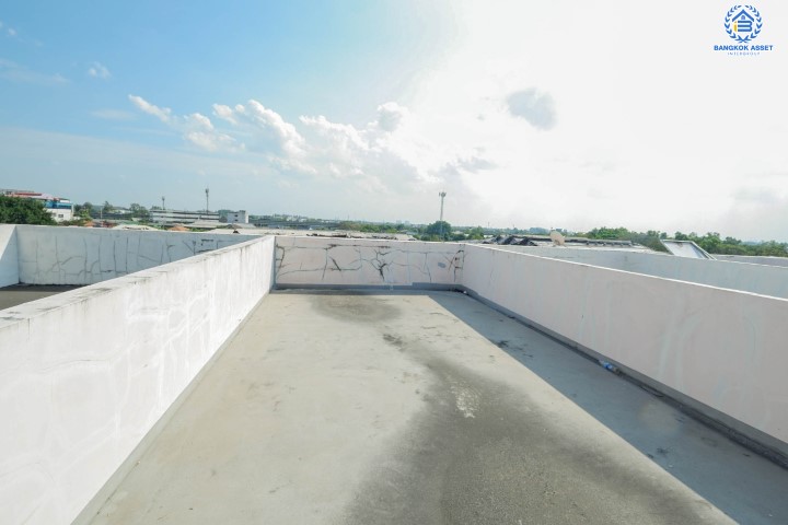 *****อาคารพาณิชย์มือสองย่านกรุงเทพฯ ม.บี อเวนิว วัชรพล เนื้อที่ 18 ตร.ว. ฟังก์ชัน 3 ห้องนอน 3 ห้องน้ำ ที่จอดรถ 1 คัน Home Office จากผู้พัฒนาโครงการที่มีชื่อเสียง Sansiri บนทำเลเดินทางสะดวก ใกล้จุดขึ้น-ลงทางด่วนสุขาภิบาล 5